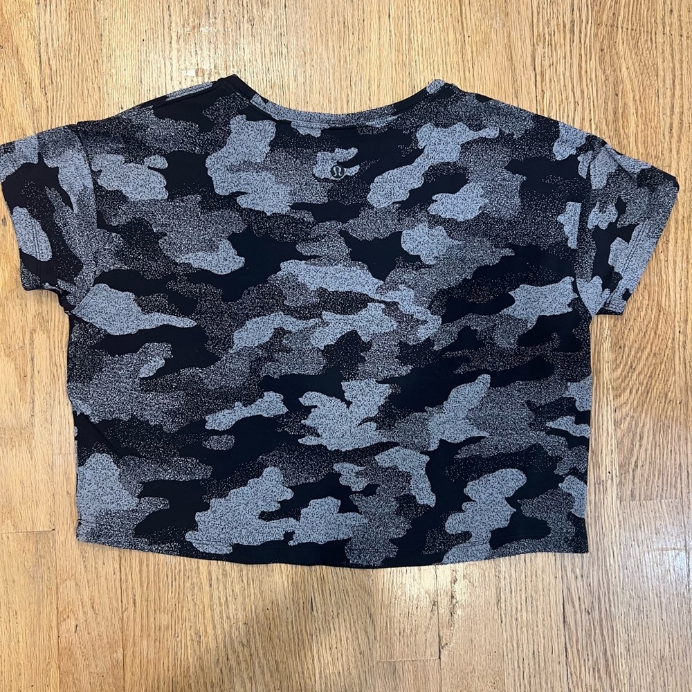 Cates Crop tee Lululemon